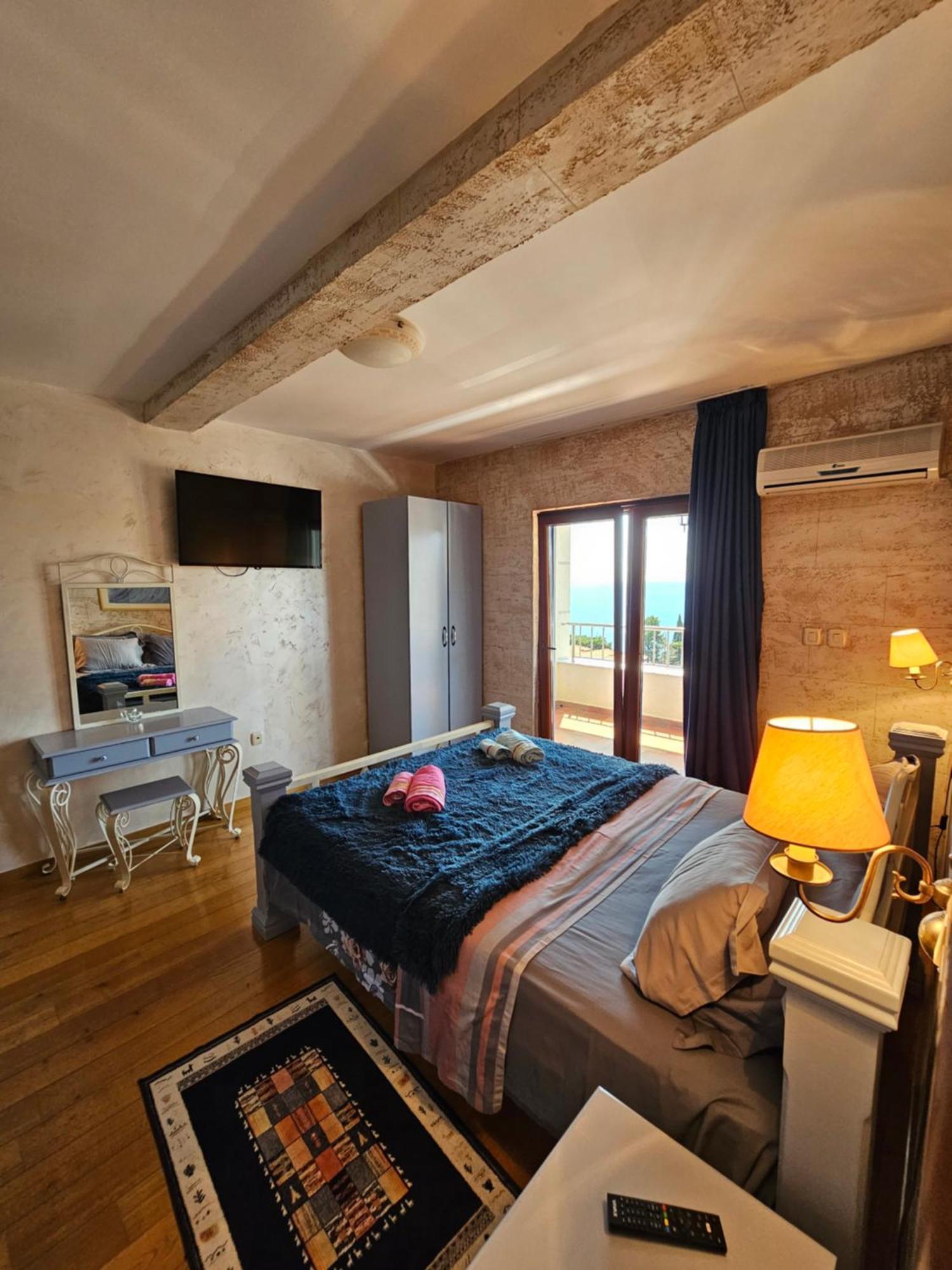 Medin Apartments Bluvista Petrovac Екстер'єр фото